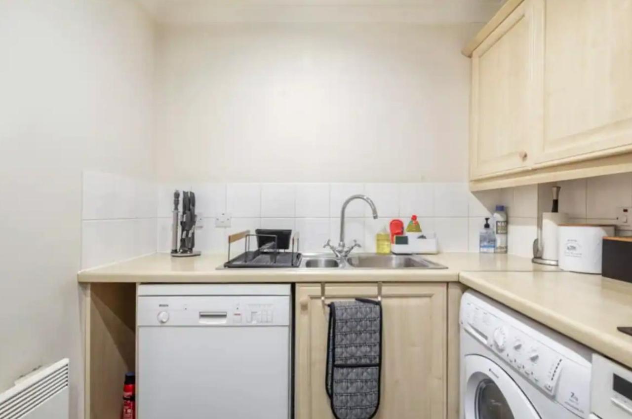 1 Bedroom Flat With Free Parking Londres Exterior foto