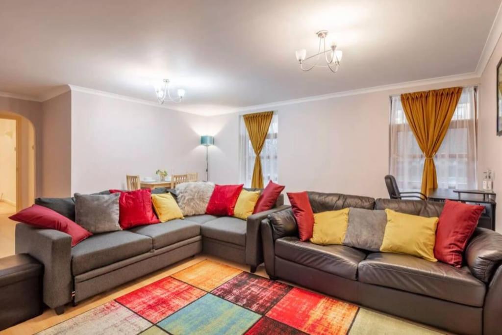 1 Bedroom Flat With Free Parking Londres Exterior foto