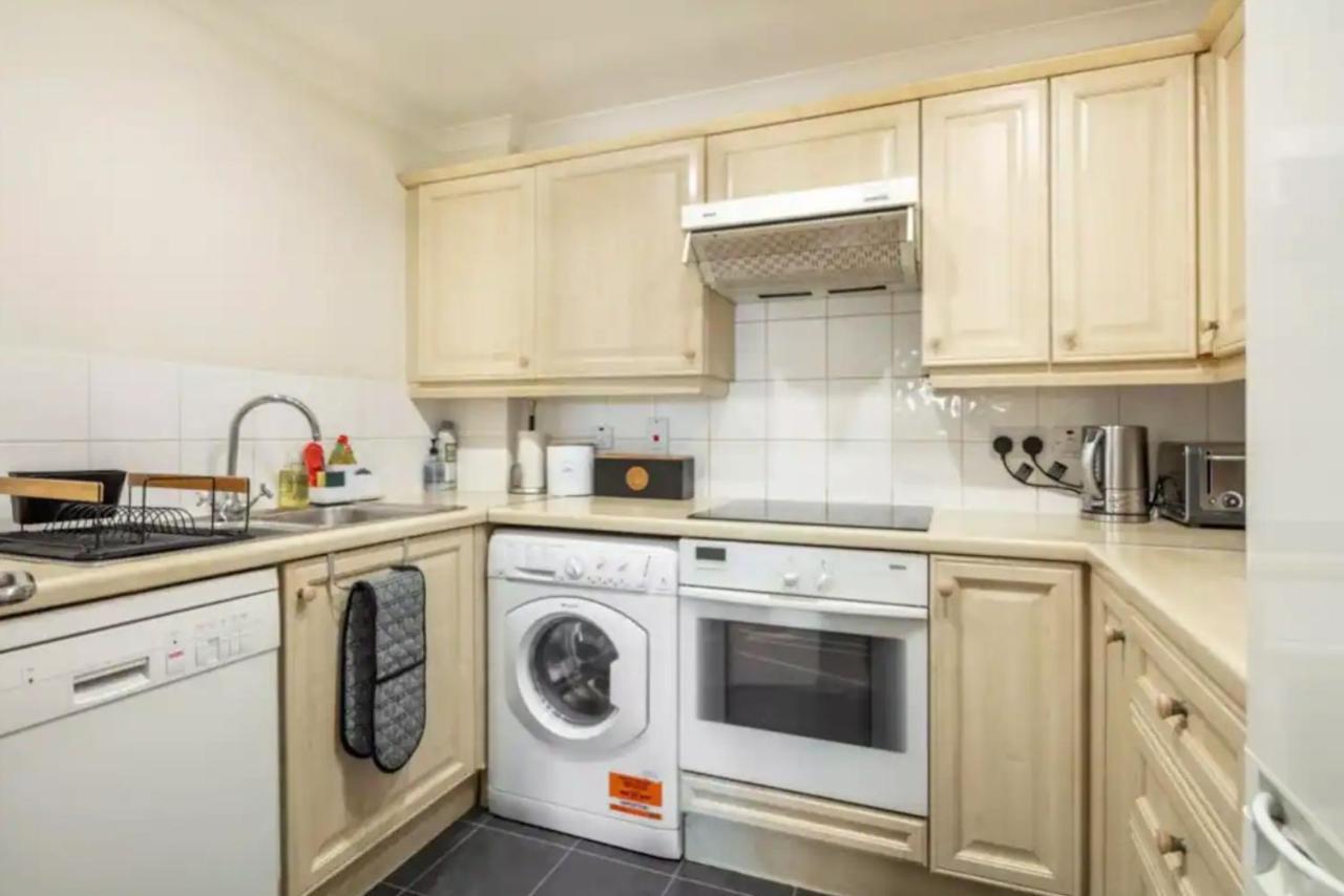 1 Bedroom Flat With Free Parking Londres Exterior foto