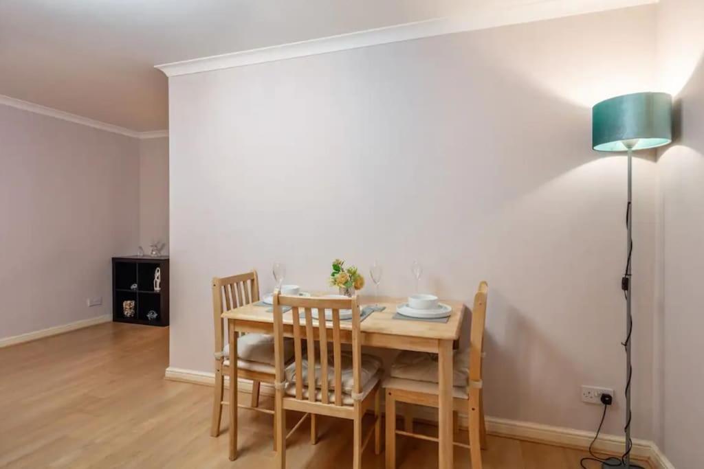 1 Bedroom Flat With Free Parking Londres Exterior foto