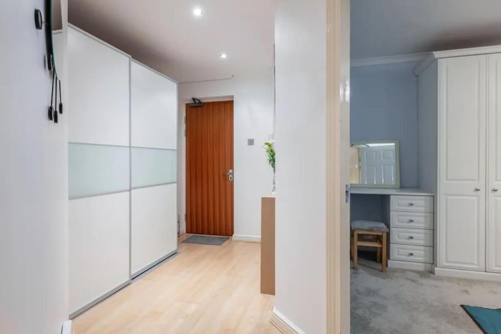 1 Bedroom Flat With Free Parking Londres Exterior foto