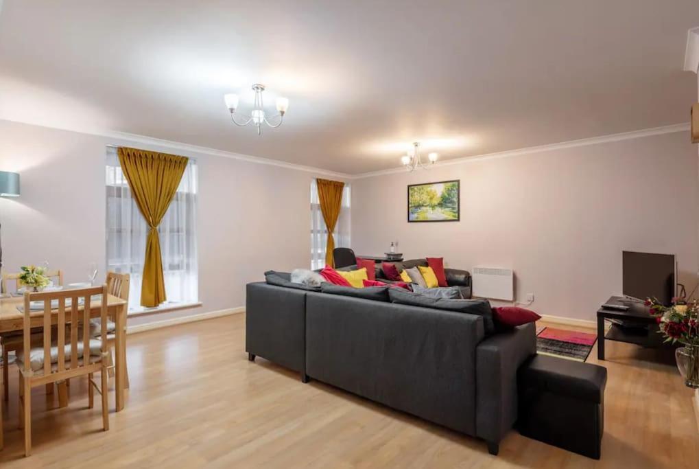 1 Bedroom Flat With Free Parking Londres Exterior foto