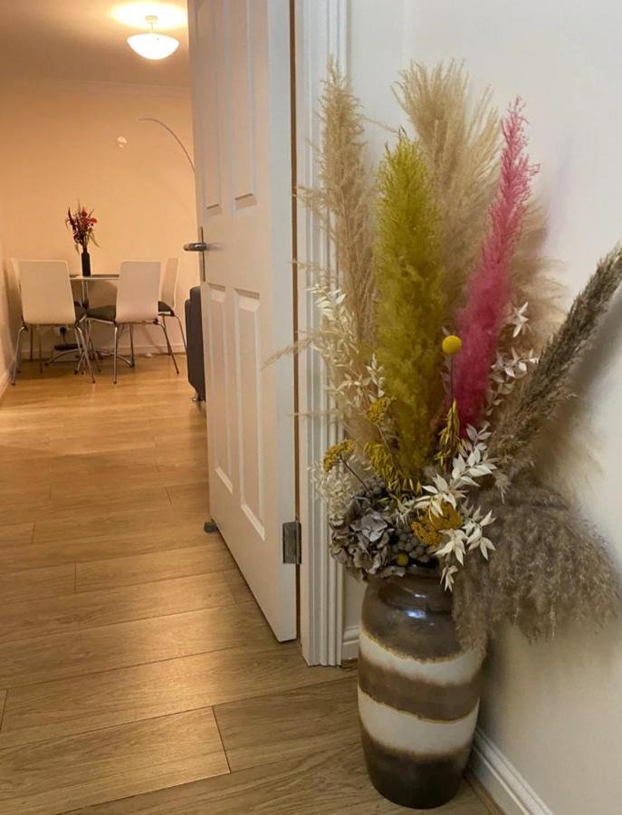 1 Bedroom Flat With Free Parking Londres Exterior foto