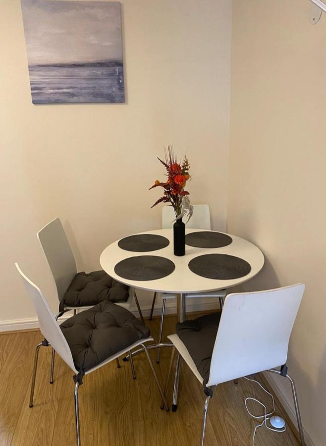 1 Bedroom Flat With Free Parking Londres Exterior foto
